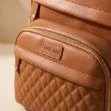 Ayviora Lune Bag Cognac - close-up van het PU-leer