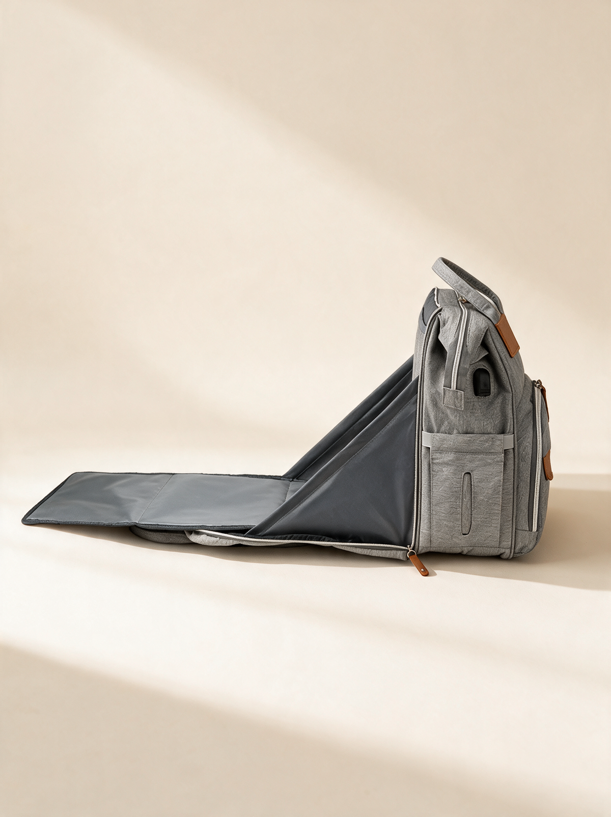 Ayviora Cloud Bag Stone - uitgevouwen als verschoningsmat