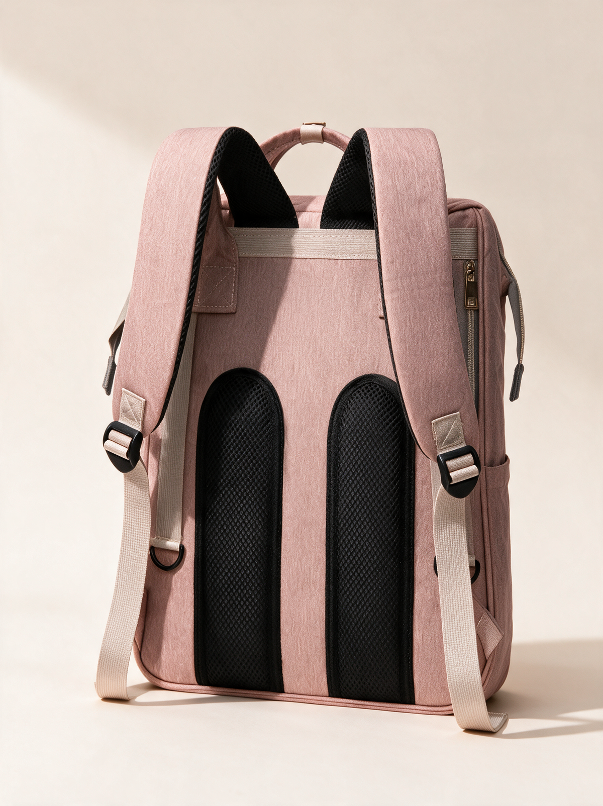 Ayviora Nest Bag Blush - achterkant met rugpaneel