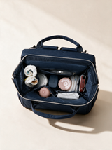 Ayviora Nest Bag Navy - geopend met alle vakken zichtbaar